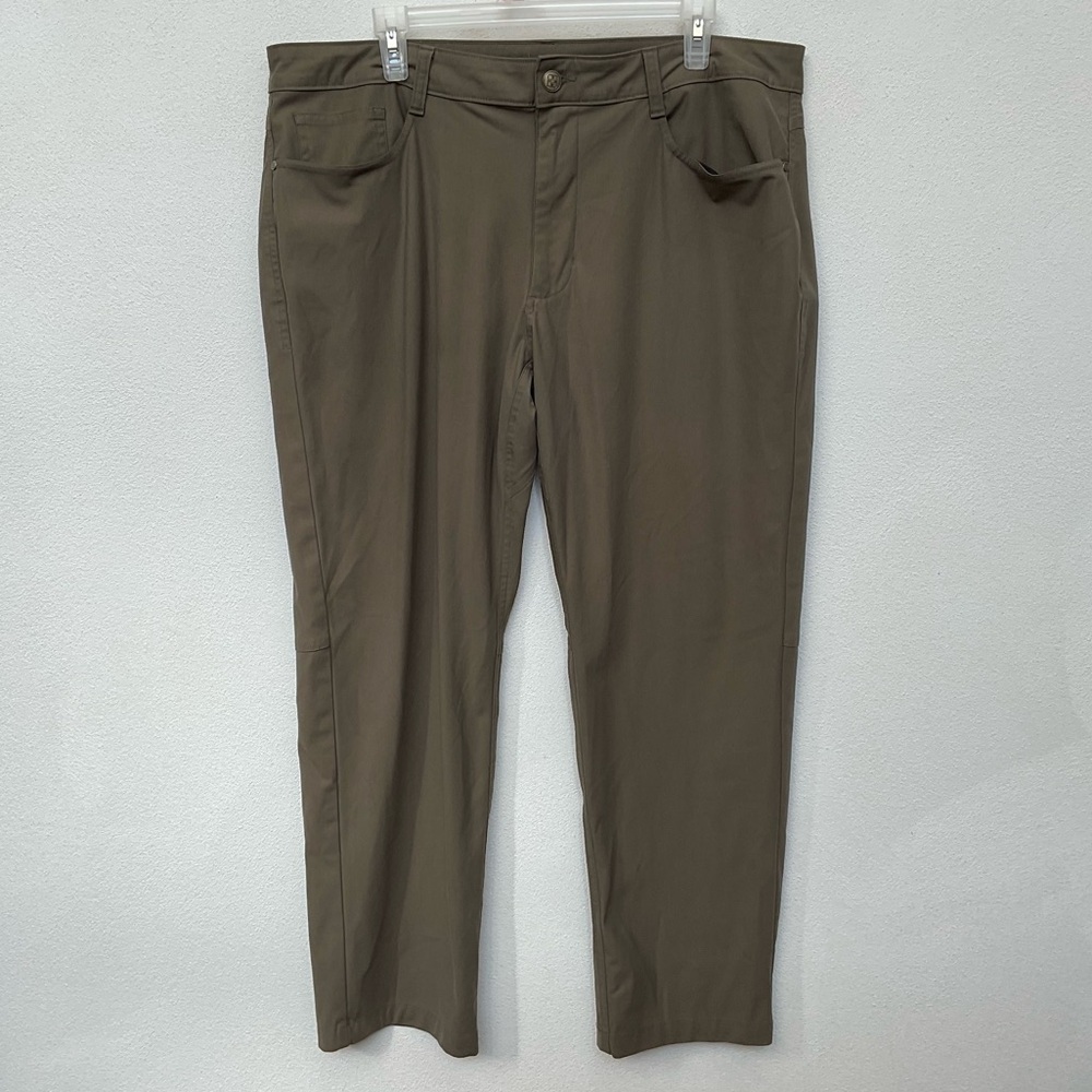Swiss Tech Men's Dove Tan Travel Performance Pants Size 38x30 Casual Basic